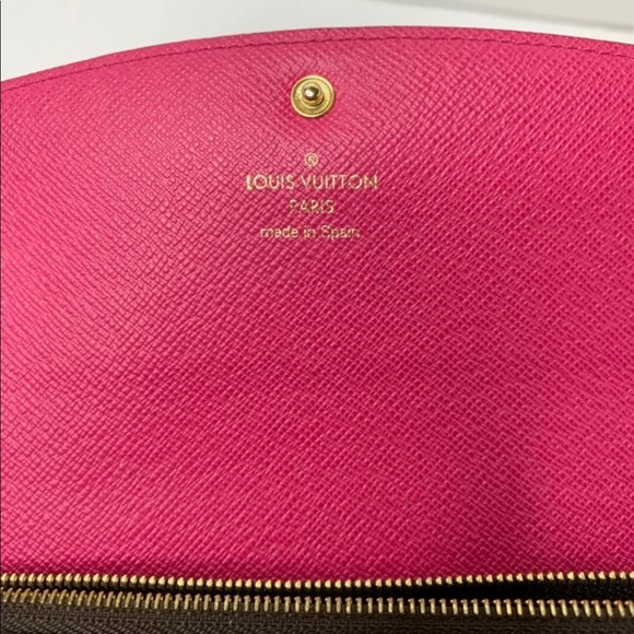Louis Vuitton Emilie Wallet in Fuchsia Monogram - Picture 4 of 8